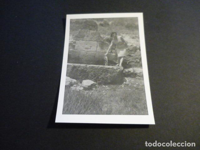 Fotografia antiga: FUENTE DE IDENTIFICAR ANTIGUA FOTOGRAFIA 7,5 X 10,5 CM
