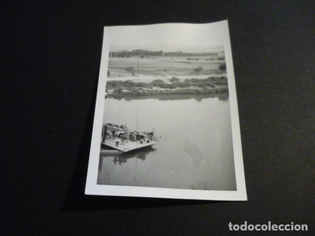 Alte Fotografie: RIO TAJO BARCA PASAJE CON CAMION ANTIGUA FOTOGRAFIA 7,5 X 10,5 CM