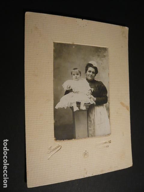 Alte Fotografie: MADRID RETRATO DE NI&Ntilde;O CON NI&Ntilde;ERA NODRIZA AMA DE CRIA JAMES FOTOGRAFO ANTIGUA FOTOGRAFIA 13 X 18 CM