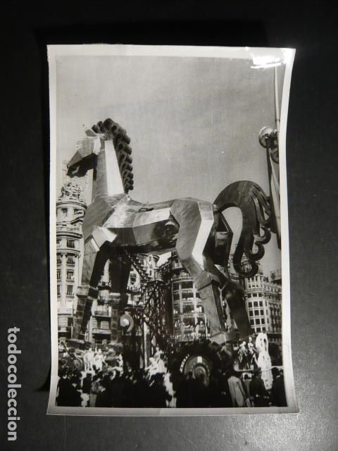 Alte Fotografie: VALENCIA FALLAS 1963 ANTIGUA FOTOGRAFIA ORIGINAL 15 X 22 CM