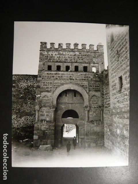 Fotografia antiga: TOLEDO PUERTA VIEJA DE BISAGRA ANTIGUA FOTOGRAFIA ORIGINAL 25 X 20 CM