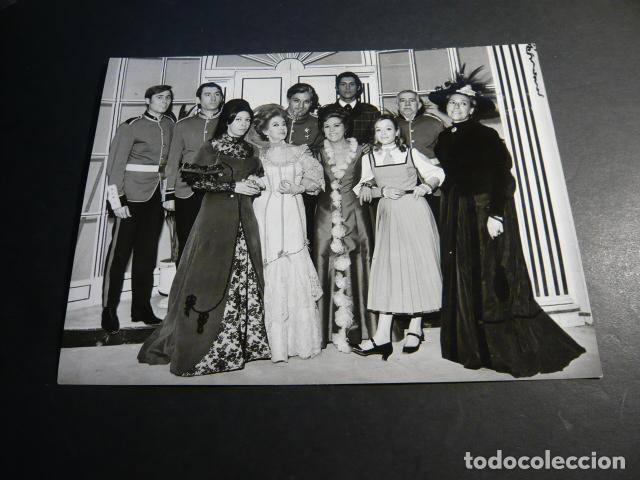 Fotografia antica: ACTORES JOSE SACRISTAN Y OTROS EN OBRA DE TEATRO ANTIGUA FOTOGRAFIA ORIGINAL 18 X 24 CM