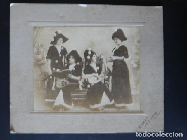Alte Fotografie: LA HABANA CUBA GRUPO DE MUJERES DISFRAZADAS CON LAUD RONDALLA TOAMS FOTOGRAFO 25 X 30 CM