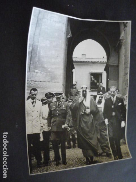 Fotografia antica: REY DE ARABIA SAUDI EN VISITA OFICIAL A ESPA&Ntilde;A ANTIGUA FOTOGRAFIA ORIGINAL 18 X 24 CM