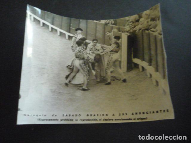 Alte Fotografie: ARANJUEZ MADRID COGIDA EL CORDOBES TORERO ANTIGUA FOTOGRAFIA ORIGINAL 24 X 18 CM