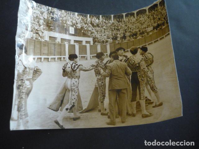 Fotografia antiga: ARANJUEZ MADRID COGIDA EL CORDOBES TORERO ANTIGUA FOTOGRAFIA ORIGINAL 24 X 18 CM