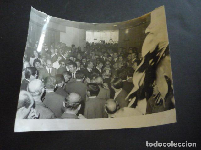 Antique Photography: CORDOBA EL CORDOBES TORERO INAUGURACION DE SU HOTEL ANTIGUA FOTOGRAFIA ORIGINAL 24 X 18 CM