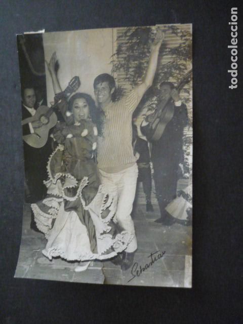 Antique Photography: EL CORDOBES TORERO EN CASTELLDEFELS CON MARUJA GARRIDO ANTIGUA FOTOGRAFIA ORIGINAL 12 X 18 CM