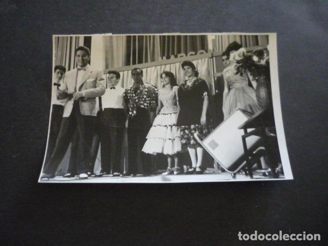 Antique Photography: MADRID CONCURSO MARCONI HACIA LA FAMA TELEVISION ESPA&Ntilde;OLA ANTIGUA FOTOGRAFIA ORIGINAL 12 X 18 CM