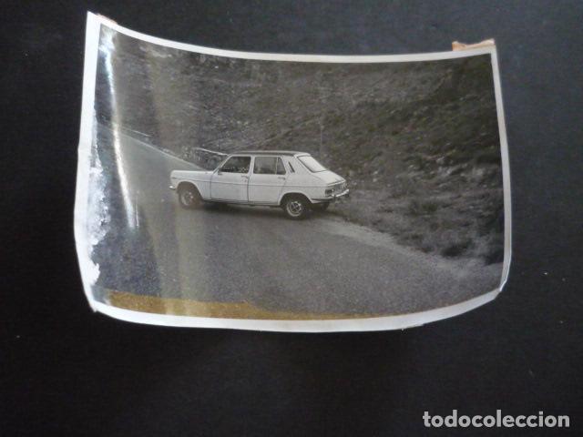 Fotograf&iacute;a antigua: SIMCA 1200 AUTOMOVIL EN CARRETERA ANTIGUA FOTOGRAFIA ORIGINAL 12 X 18 CM