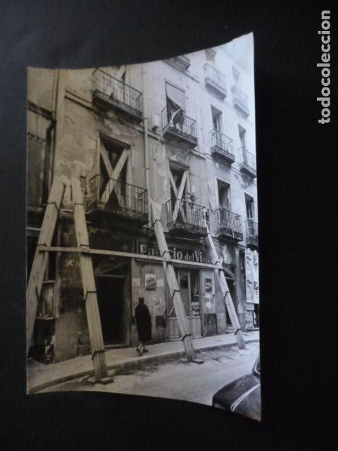 Fotograf&iacute;a antigua: MADRID CALLE ZONA SAN BERNARDO CASA APUNTALADA ANTIGUA FOTOGRAFIA ORIGINAL 18 X 24 CM