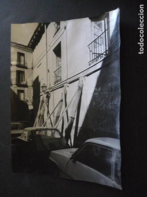 Fotograf&iacute;a antigua: MADRID CALLE SAN BRUNO CASA APUNTALADA ANTIGUA FOTOGRAFIA ORIGINAL 18 X 24 CM