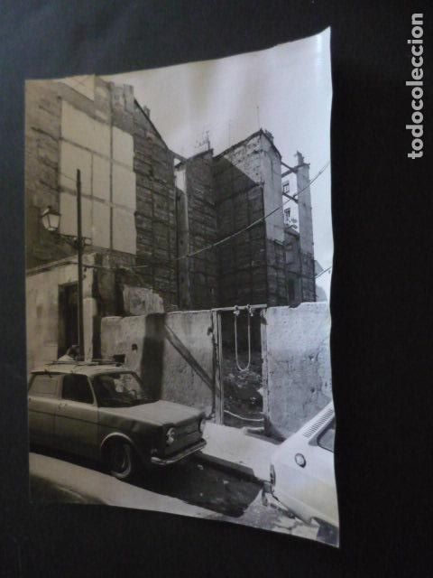 Fotograf&iacute;a antigua: MADRID CALLE MEDIODIA CHICA ANTIGUA FOTOGRAFIA ORIGINAL 18 X 24 CM