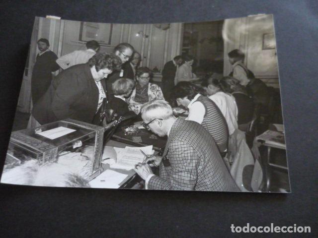 Fotograf&iacute;a antigua: MADRID COLEGIO ELECTORAL PLAZA DE LA INDEPENDENCIA ANTIGUA FOTOGRAFIA ORIGINAL 18 X 12 CM