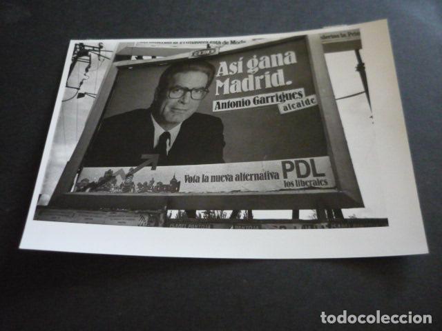 Antique Photography: MADRID CARTELES ELECTORALES ELECCIONES MUNICIPALES ANTIGUA FOTOGRAFIA ORIGINAL 18 X 13 CM