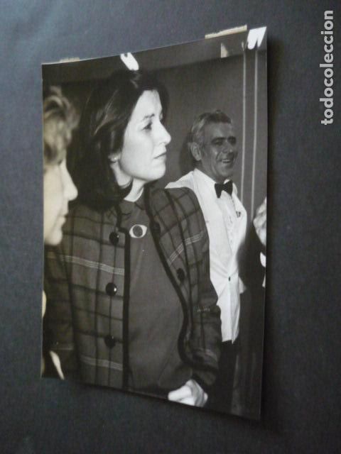 Photographie ancienne: MADRID VOTACIONES ELECCIONES CARMEN ROMERO RESULTADOS ANTIGUA FOTOGRAFIA ORIGINAL 18 X 13 CM