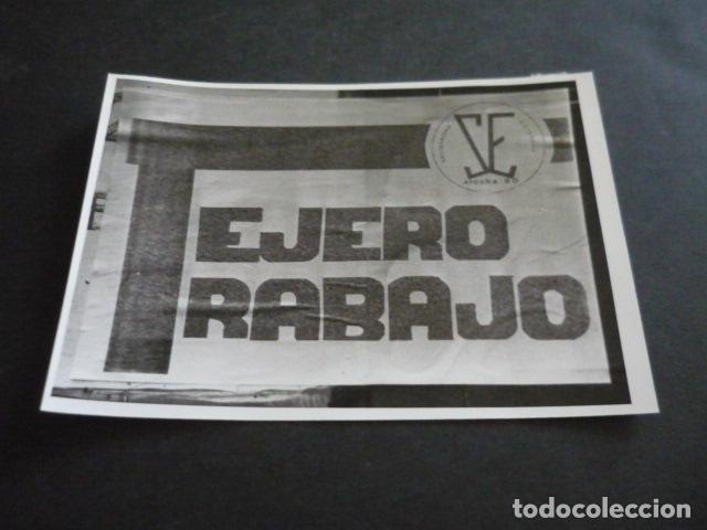 Fotografia antica: MADRID ELECCIONES GENERALES 1982 CARTEL ANTIGUA FOTOGRAFIA ORIGINAL 18 X 13 CM