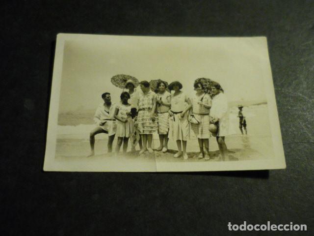 Antique Photography: FIGUEIRA DA FOZ PORTUGAL GRUPO EN LA PLAYA 1928 ANTIGUA FOTOGRAFIA 6,5 X 4,5 CM