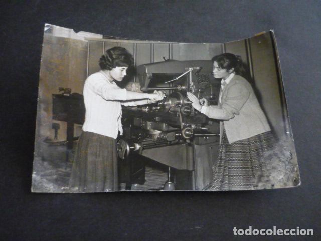 Fotografia antiga: FRESADORAS EN TALLER MECANICO ANTIGUA FOTOGRAFIA ORIGINAL 13 X 18 CM