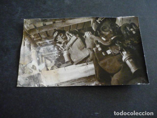 Fotografia antica: BARRUELO DE SANTULLAN PALENCIA EQUIPO DE SALVAMENTO MINAS ANTIGUA FOTOGRAFIA ORIGINAL 12 X 7 CM