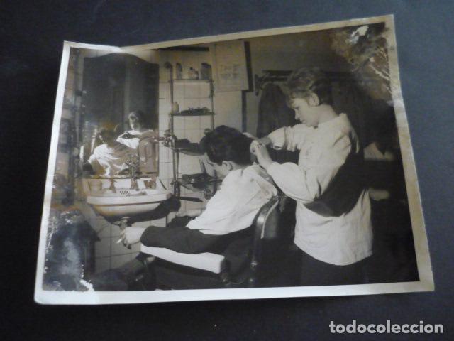 Fotografia antica: MARIA DE LOS ANGELES OLMEDA PRIMERA PELUQUERA CABALLEROS ANTIGUA FOTOGRAFIA ORIGINAL 17 X 22 CM