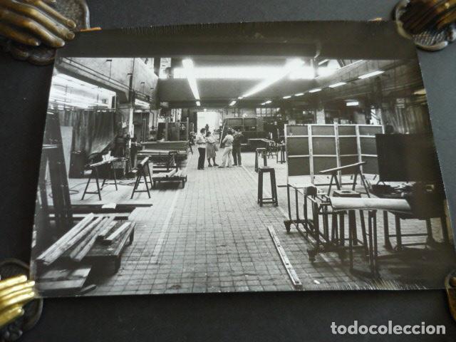 Fotografia antiga: MADRID TALLERES ISOLUX ANTIGUA FOTOGRAFIA ORIGINAL 18 X 24 CM