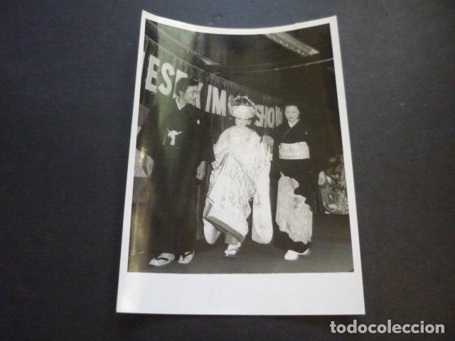 Fotografia antiga: MADRID HOTEL MELIA DESFILE DE MODELOS JAPON JAPONESES ANTIGUA FOTOGRAFIA ORIGINAL 18 X 13 CM