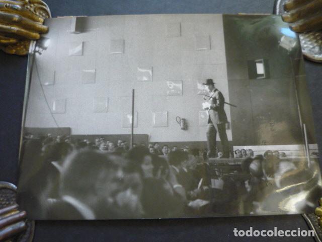 Photographie ancienne: BARCELONA CERTAMEN INTERNACIONAL MODA MASCULINA ANTIGUA FOTOGRAFIA ORIGINAL 18 X 13 CM