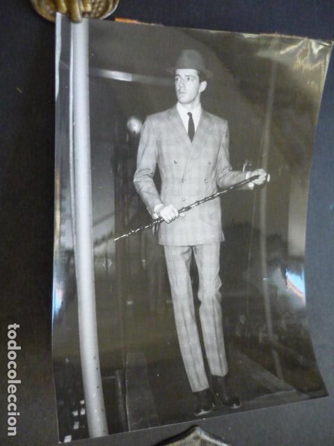 Alte Fotografie: BARCELONA DESFILE DE MODELOS I CERTAMEN MODA MASCULINA ANTIGUA FOTOGRAFIA ORIGINAL 18 X 13 CM