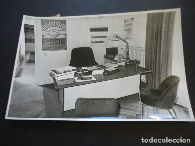 Alte Fotografie: MADRID SEDE DEL PARTIDO PSDE PARTIDO SOCIALISTA TRANSICION ANTIGUA FOTOGRAFIA ORIGINAL 18 X 24 CM