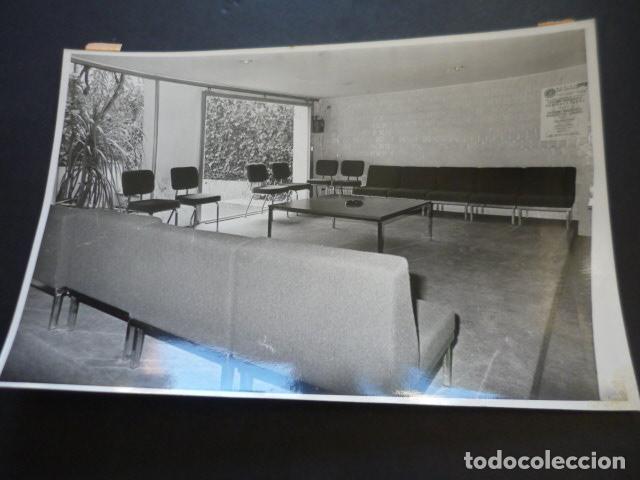 Alte Fotografie: MADRID SEDE DEL PARTIDO PSDE PARTIDO SOCIALISTA TRANSICION ANTIGUA FOTOGRAFIA ORIGINAL 18 X 24 CM