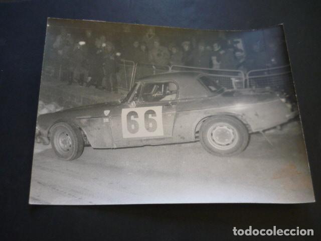 Alte Fotografie: RALLYE DE MONTECARLO 1968 AUTOMOVILISMO PILOTO MIKKOLA ANTIGUA FOTOGRAFIA 18 X 24 CM