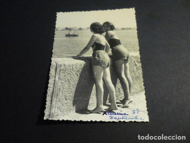 Fotograf&iacute;a antigua: ALMERIA CHICAS EN PUERTO ANTIGUA FOTOGRAFIA ORIGINAL 7,5 X 10,5 CM