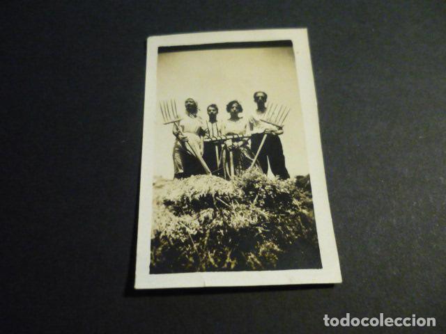Fotograf&iacute;a antigua: FUENCARRAL MADRID LA SIEGA ANTIGUA FOTOGRAFIA A&Ntilde;OS 1930 4,5 X 7 CM