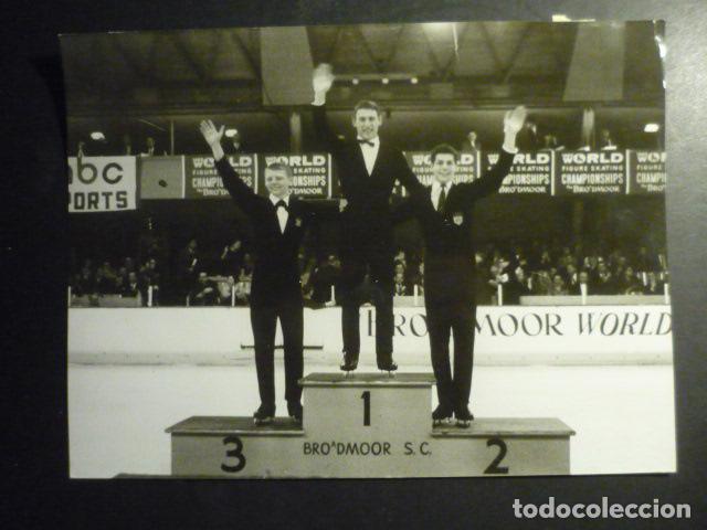 Fotograf&iacute;a antigua: ALAIN CALMAT CAMPEON MUNDIAL PATINAJE ARTISTICO ANTIGUA FOTOGRAFIA ORIGINAL 18 X 24 CM