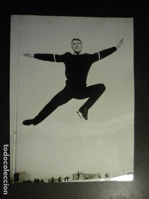 Fotograf&iacute;a antigua: ALAIN CALMAT CAMPEON MUNDIAL PATINAJE ARTISTICO ANTIGUA FOTOGRAFIA ORIGINAL 18 X 24 CM