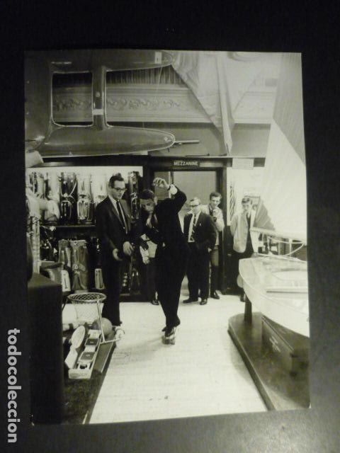 Fotografia antica: ALAIN CALMAT CAMPEON MUNDIAL PATINAJE ARTISTICO ANTIGUA FOTOGRAFIA ORIGINAL 18 X 24 CM