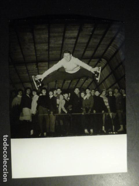 Fotograf&iacute;a antigua: ALAIN CALMAT CAMPEON MUNDIAL PATINAJE ARTISTICO ANTIGUA FOTOGRAFIA ORIGINAL 18 X 24 CM