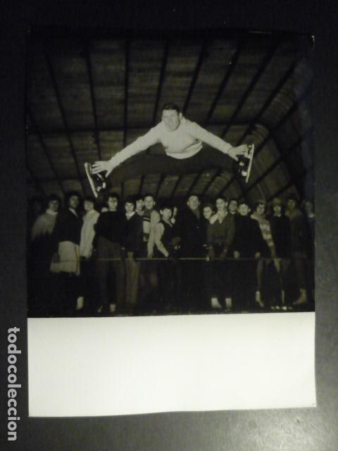 Fotograf&iacute;a antigua: ALAIN CALMAT CAMPEON MUNDIAL PATINAJE ARTISTICO ANTIGUA FOTOGRAFIA ORIGINAL 18 X 24 CM