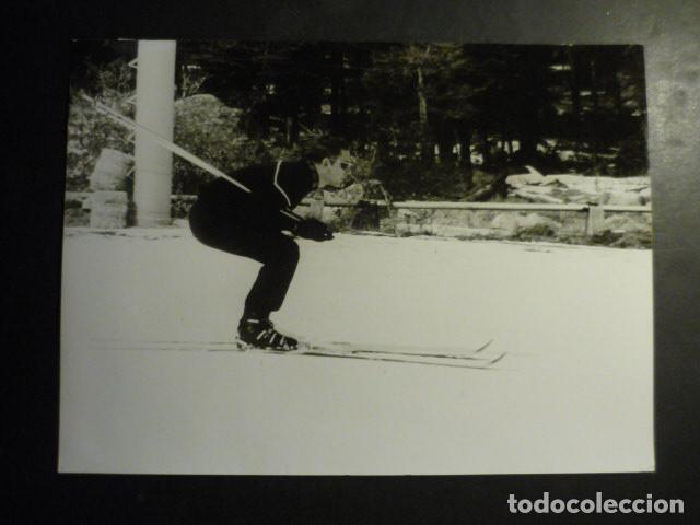 Fotograf&iacute;a antigua: ALAIN CALMAT CAMPEON MUNDIAL PATINAJE ARTISTICO ANTIGUA FOTOGRAFIA ORIGINAL 18 X 24 CM