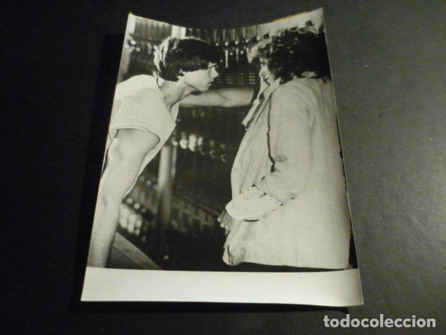 Antique Photography: CON OCHO BASTA SERIE TELEVISION ESPA&Ntilde;OLA ANTIGUA FOTOGRAFIA ORIGINAL 18 X 13 CM