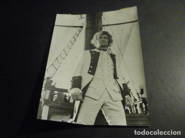 Fotograf&iacute;a antigua: EL BARON VON DER TRENCK SERIE TELEVISION ESPA&Ntilde;OLA ANTIGUA FOTOGRAFIA ORIGINAL 18 X 13 CM