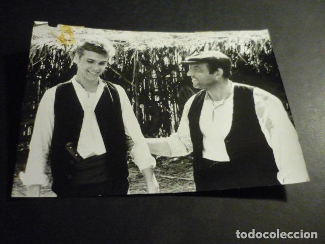 Alte Fotografie: LA BARRACA SERIE TELEVISION ESPA&Ntilde;OLA ANTIGUA FOTOGRAFIA ORIGINAL 18 X 13 CM