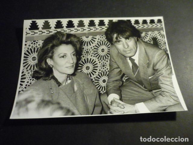Alte Fotografie: JESUS HERMIDA PERIODISTA CON PITITA RIDRUEJO ANTIGUA FOTOGRAFIA ORIGINAL 18 X 13 CM