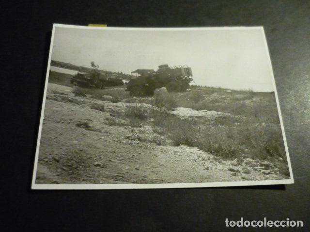 Fotograf&iacute;a antigua: MADRID AEROPUERTO DE BARAJAS EXTINCION INCENDIO AVION JUNKER 52 ANTIGUA FOTOGRAFIA 12 X 8,5 CM