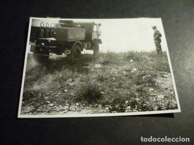 Alte Fotografie: MADRID AEROPUERTO DE BARAJAS EXTINCION INCENDIO AVION JUNKER 52 ANTIGUA FOTOGRAFIA 12 X 8,5 CM