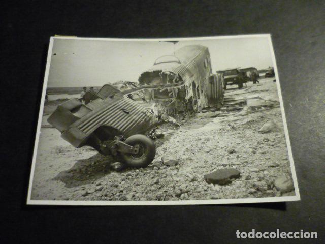 Alte Fotografie: MADRID AEROPUERTO DE BARAJAS EXTINCION INCENDIO AVION JUNKER 52 ANTIGUA FOTOGRAFIA 12 X 8,5 CM