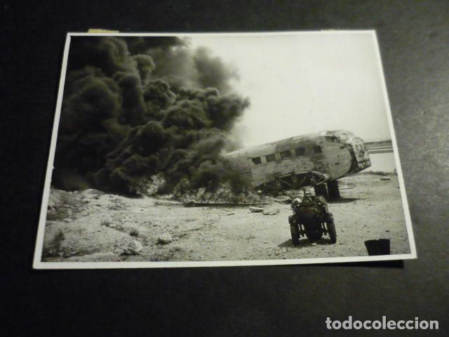 Alte Fotografie: MADRID AEROPUERTO DE BARAJAS EXTINCION INCENDIO AVION JUNKER 52 ANTIGUA FOTOGRAFIA 12 X 8,5 CM