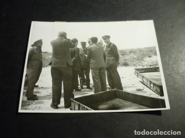 Alte Fotografie: MADRID AEROPUERTO DE BARAJAS EXTINCION INCENDIO AVION JUNKER 52 ANTIGUA FOTOGRAFIA 12 X 8,5 CM