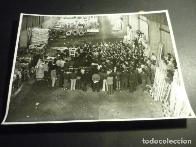 Fotografia antiga: MADRID CONFLICTO POR MUERTE OBRERO VASCO ANTIGUA FOTOGRAFIA 18 X 24 CM